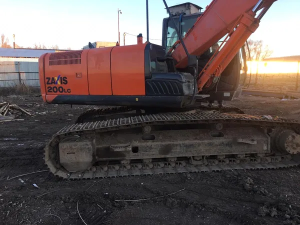Гусеничный экскаватор Hitachi ZX200LC-5G