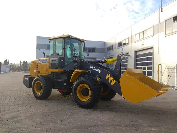 Фронтальный погрузчик XCMG LW330FN