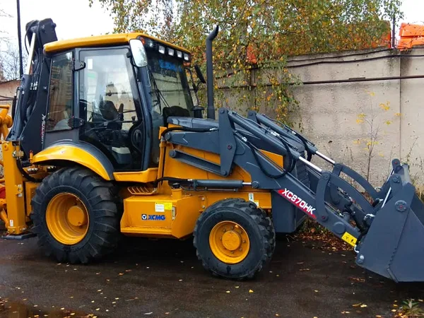 Экскаватор-погрузчик XCMG HC870HK
