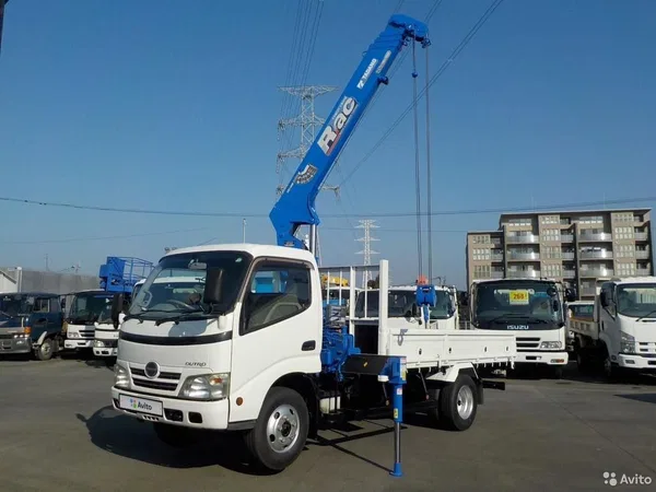 Бортовой грузовик с КМУ HINO 300 (Dutro)