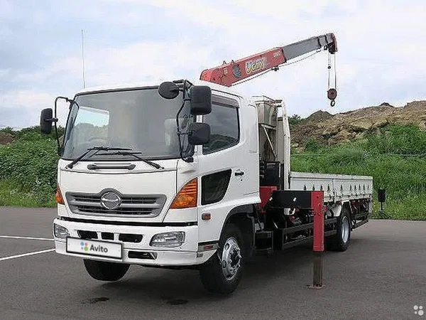 Бортовой грузовик с КМУ HINO Ranger