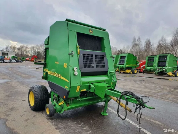 Пресс-подборщик John Deere 592
