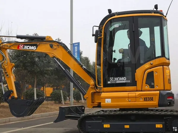 Мини-экскаватор XCMG XE35U