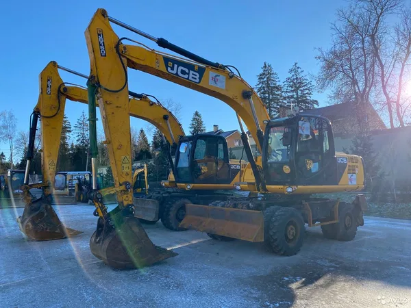 Колесный экскаватор JCB JS 160W