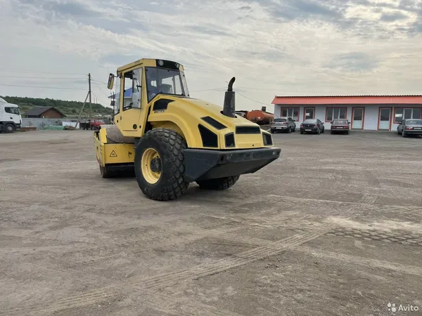 Грунтовый каток Bomag BW216 D-4
