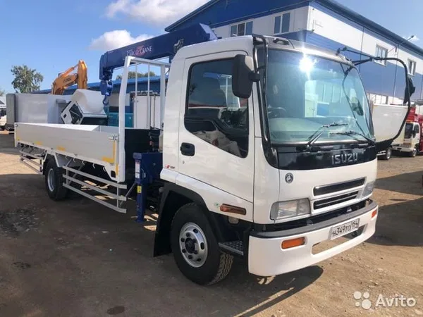 Бортовой грузовик с КМУ ISUZU Forward