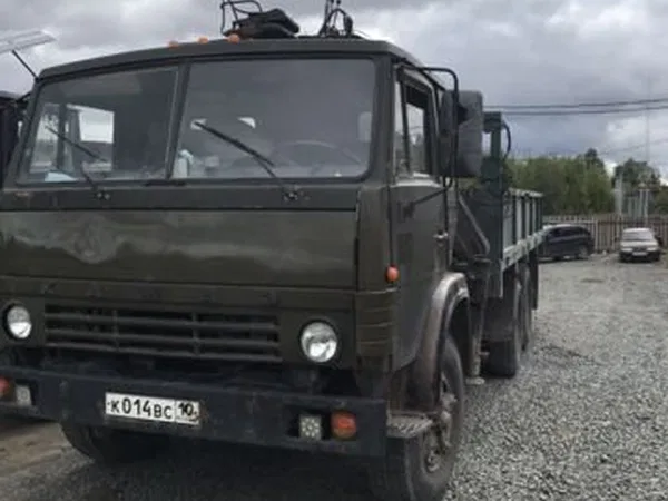 Бортовой грузовик с КМУ КамАЗ