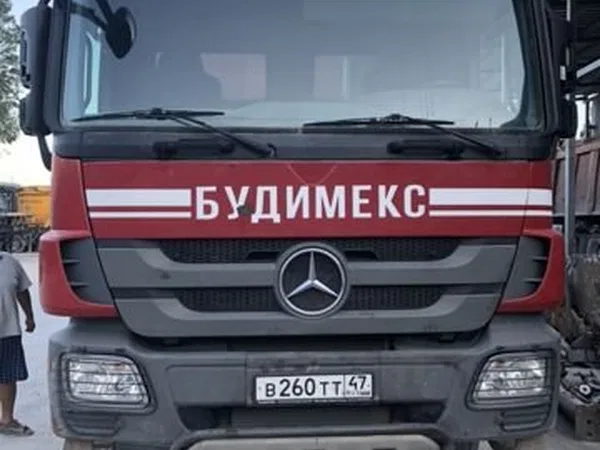 Самосвал Mercedes-Benz