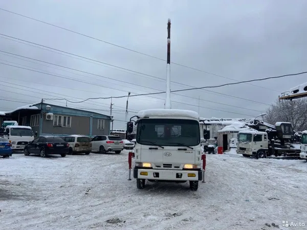 Бортовой грузовик с КМУ Hyundai HD120 с КМУ Unic 343