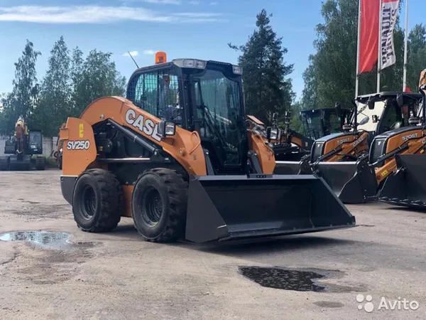 Мини-погрузчик Case SV250