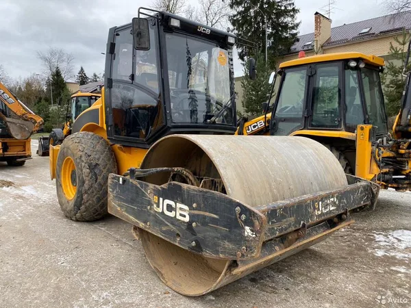 Грунтовый каток JCB VM115D