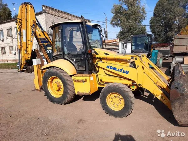 Экскаватор-погрузчик Komatsu