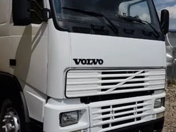 Седельный тягач Volvo FH-12