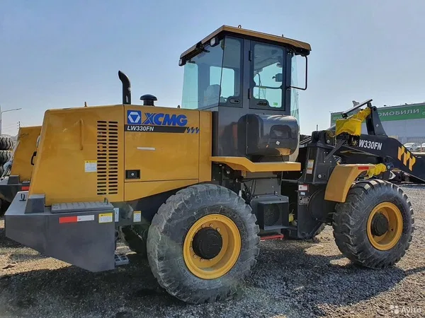 Фронтальный погрузчик XCMG LW330FN