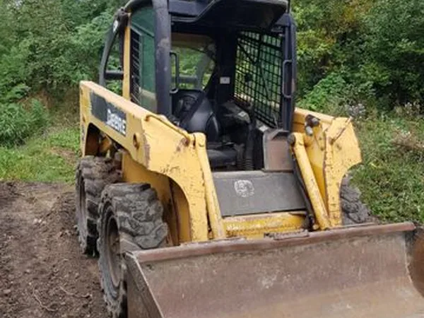 Мини-погрузчик John Deere 317