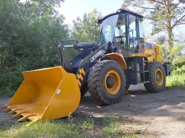 Фронтальный погрузчик XCMG LW300KN
