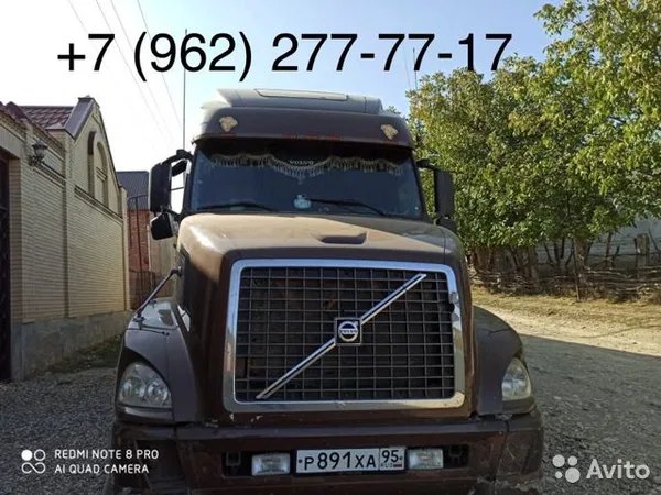 Седельный тягач Volvo VNL