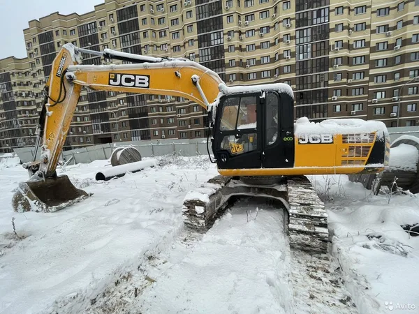 Гусеничный экскаватор JCB JS 205NLC