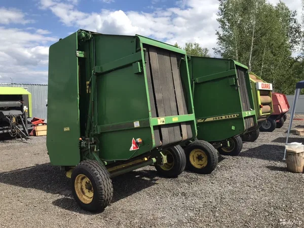 Пресс-подборщик John Deere 550