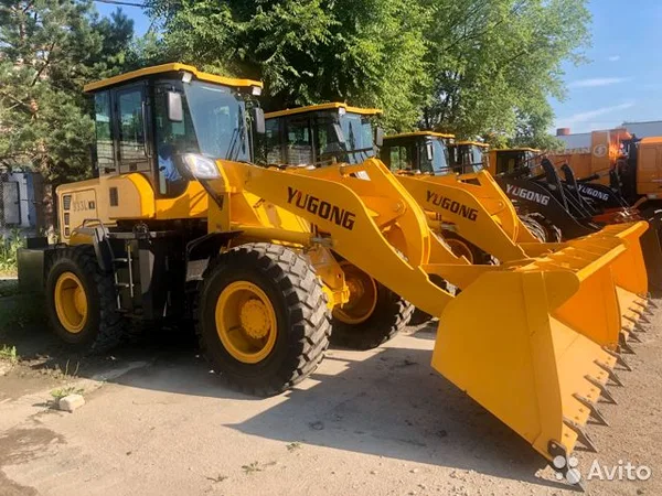 Фронтальный погрузчик YUGONG 933L