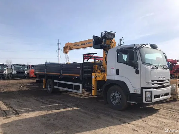 Бортовой грузовик с КМУ ISUZU Forward (F-Series)