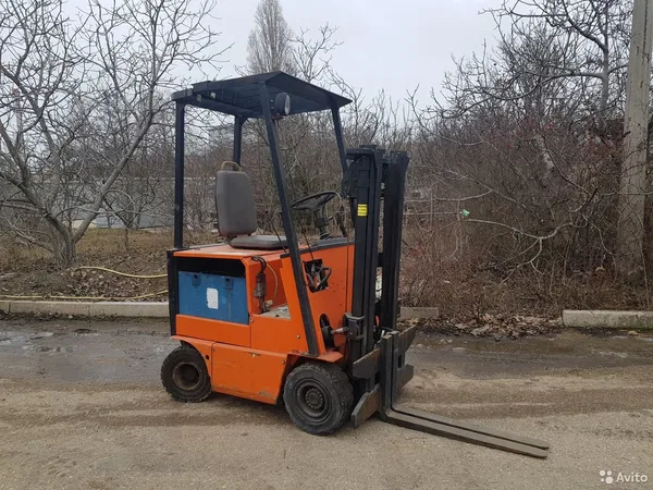 Вилочный электропогрузчик Robustus