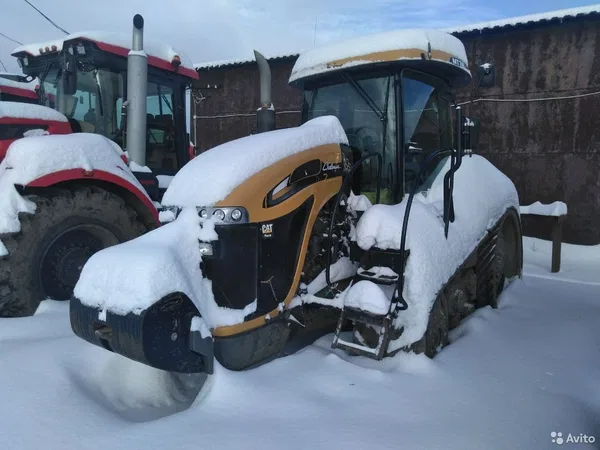 Гусеничный трактор Challenger MT765C