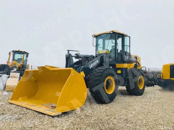 Фронтальный погрузчик XCMG LW500FN