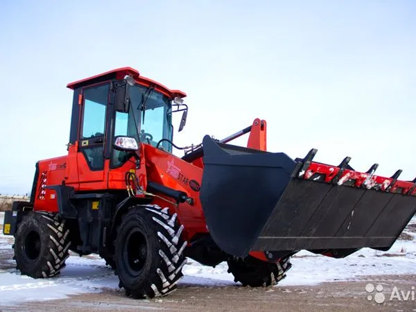 Фронтальный погрузчик Redstar 2000GT