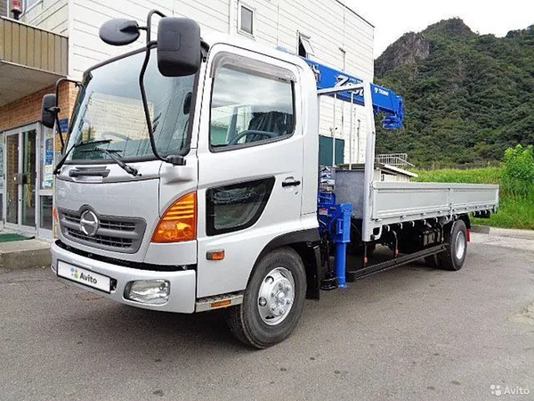 Бортовой грузовик с КМУ HINO Ranger