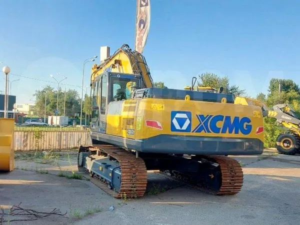 Гусеничный экскаватор XCMG XE335C