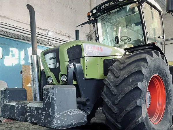 Трактор Claas Xerion 3300