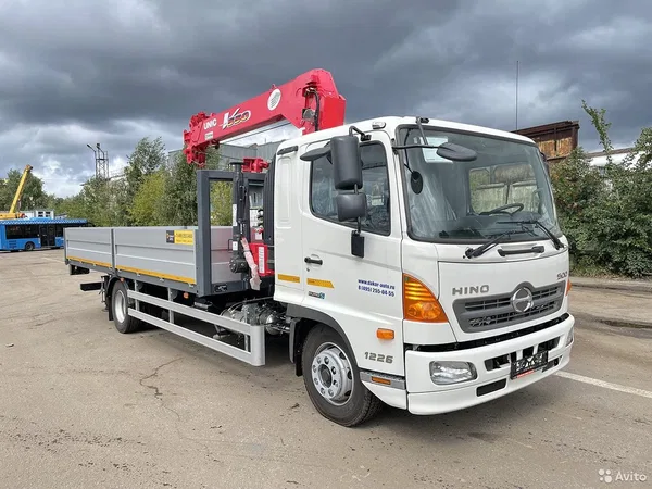 Бортовой грузовик с КМУ HINO 500 (Ranger)