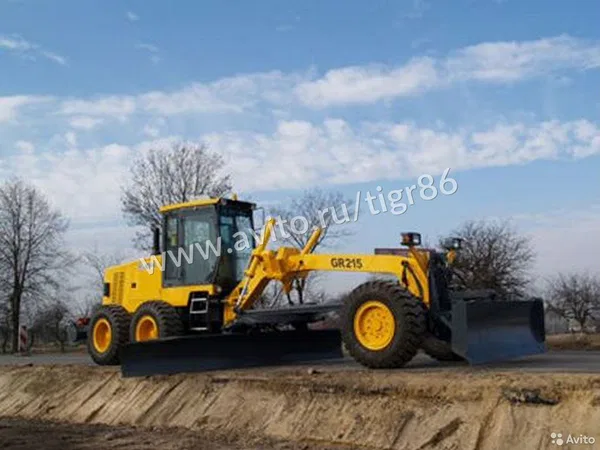 Автогрейдер XCMG GR135