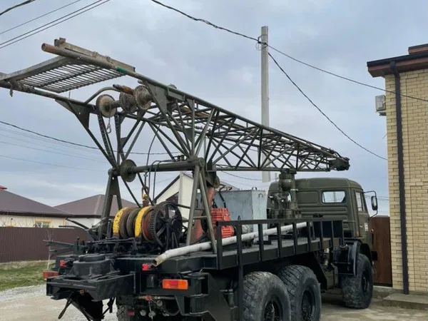 Мобильная буровая установка КамАЗ УРБ-2,5