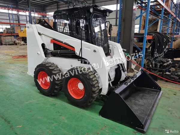 Мини-погрузчик Builder SL90