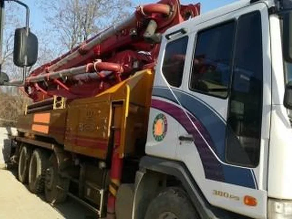 Автобетононасос KCP 42RX200