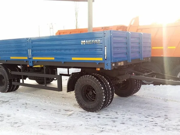 Бортовой прицеп Нефаз 8332