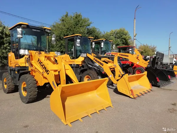 Фронтальный погрузчик Yigong ZL18F