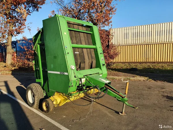Пресс-подборщик John Deere 550