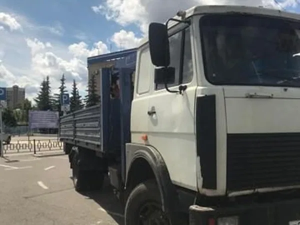 Бортовой грузовик с КМУ МАЗ 5336