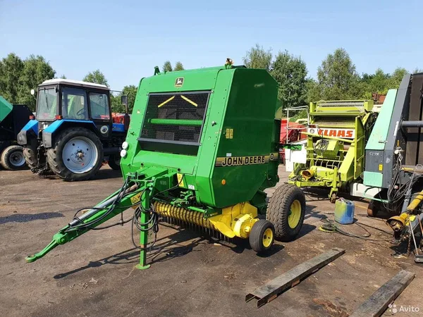 Пресс-подборщик John Deere 570