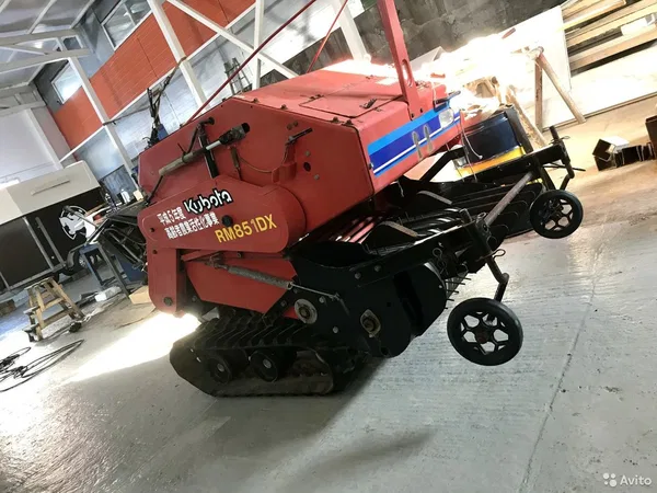 Пресс-подборщик Kubota RM851 DX (самоходный)