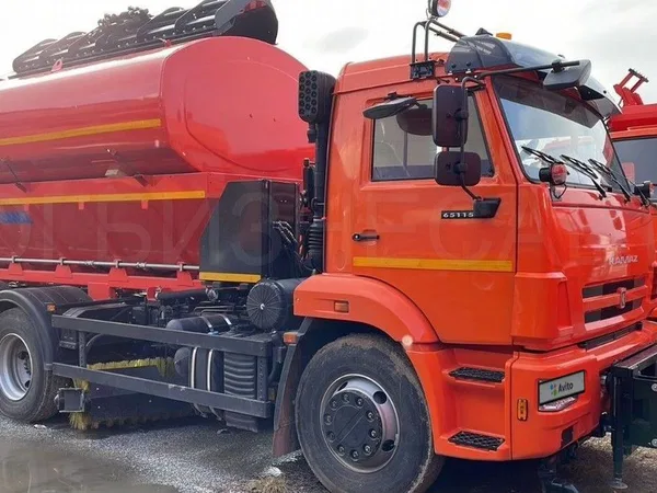 Комбинированная дорожная машина КО-823 на шасси КамАЗ 65115