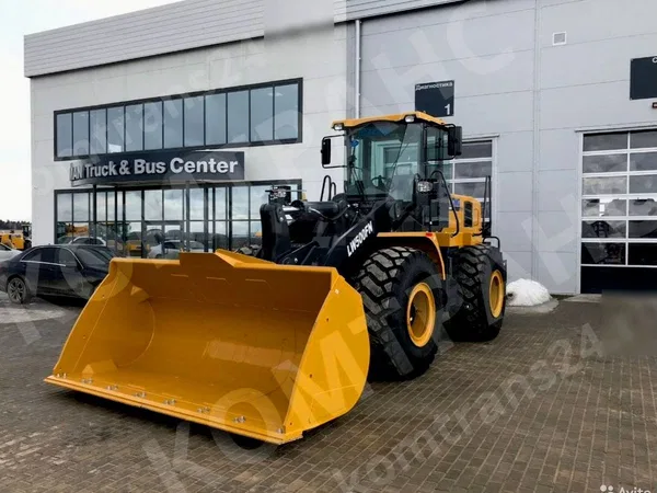 Фронтальный погрузчик XCMG LW500FN