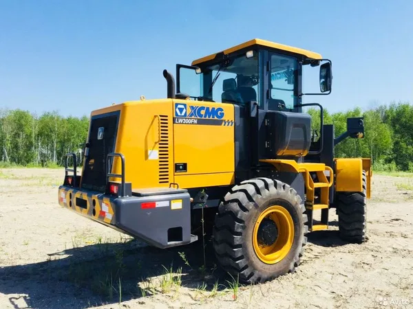 Фронтальный погрузчик XCMG LW300FN