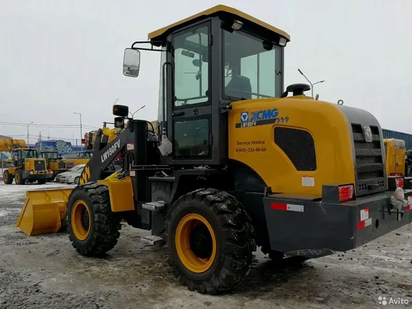 Фронтальный погрузчик XCMG LW180FV