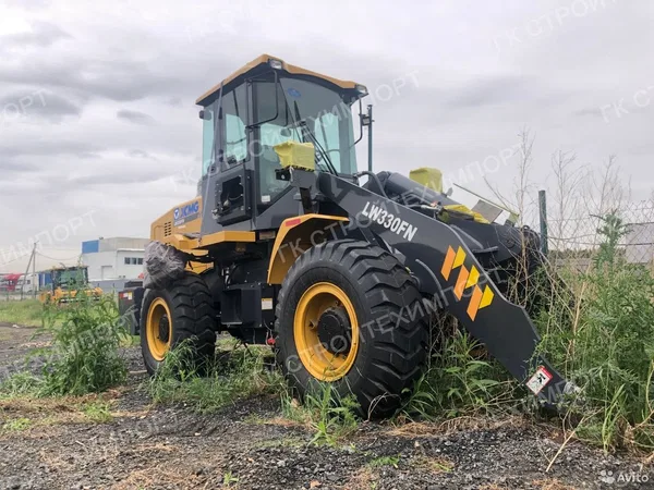 Фронтальный погрузчик XCMG LW330FN