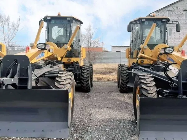 Автогрейдер XCMG GR165