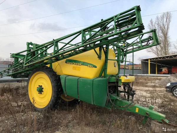 Прицепной опрыскиватель John Deere TRSP 732/25